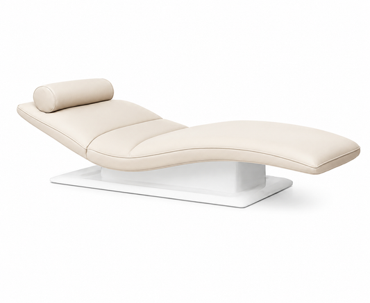 Restauratie van de Geoffrey D. Harcourt Cleopatra Chaise Longue met vakmanschap