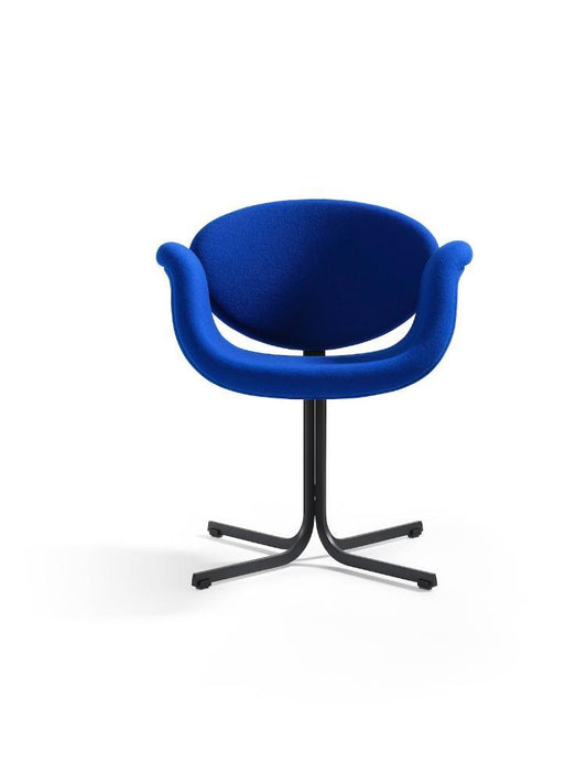 Nieuwe bekleding voor een elegante designfauteuil met tijdloze uitstraling